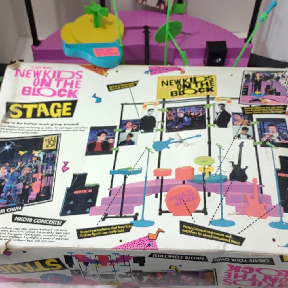 Vintage New Kids On the Block Doll Stage - Picture 13 of 13